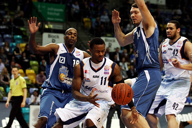 两人含泪相 两人含泪相