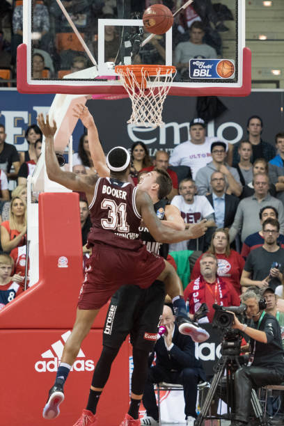 但同时也暴 但同时也暴